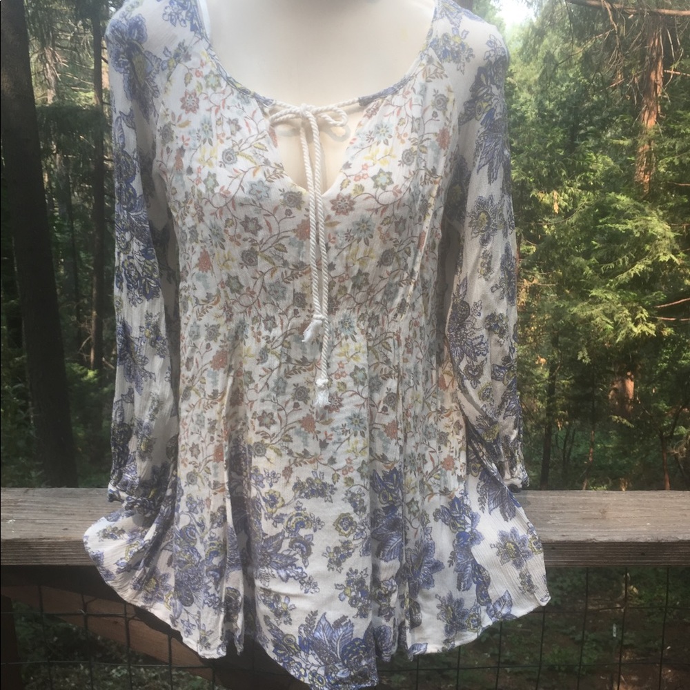 Free People peasant blouse light blue on cream floral long sleeve blouse
